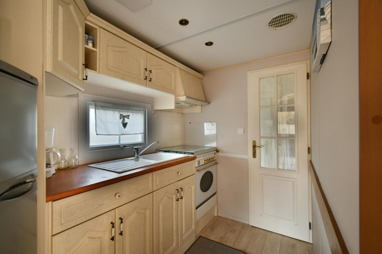 Mobil'Home Climatise Terrain Prive Proche Du Zoo De La Palmyre Les Mathes Bagian luar foto