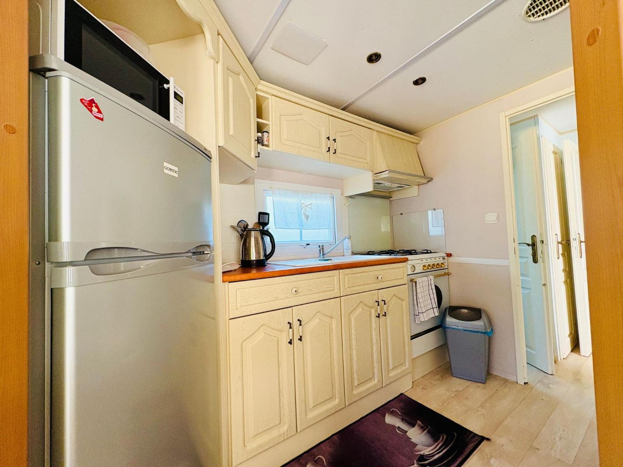 Mobil'Home Climatise Terrain Prive Proche Du Zoo De La Palmyre Les Mathes Bagian luar foto