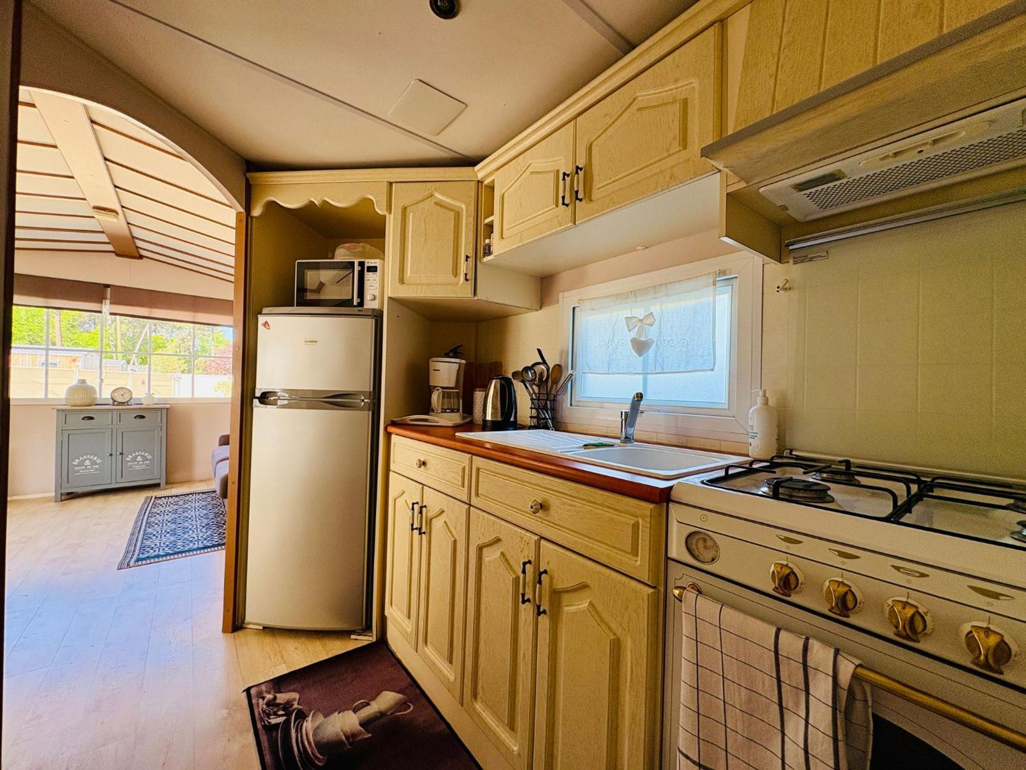 Mobil'Home Climatise Terrain Prive Proche Du Zoo De La Palmyre Les Mathes Bagian luar foto